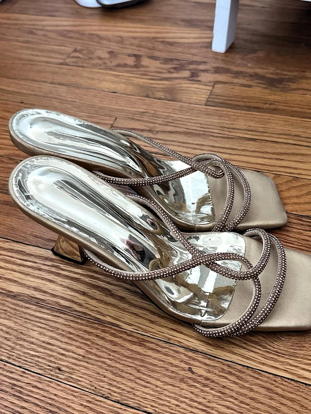 Strappy Heels in gold